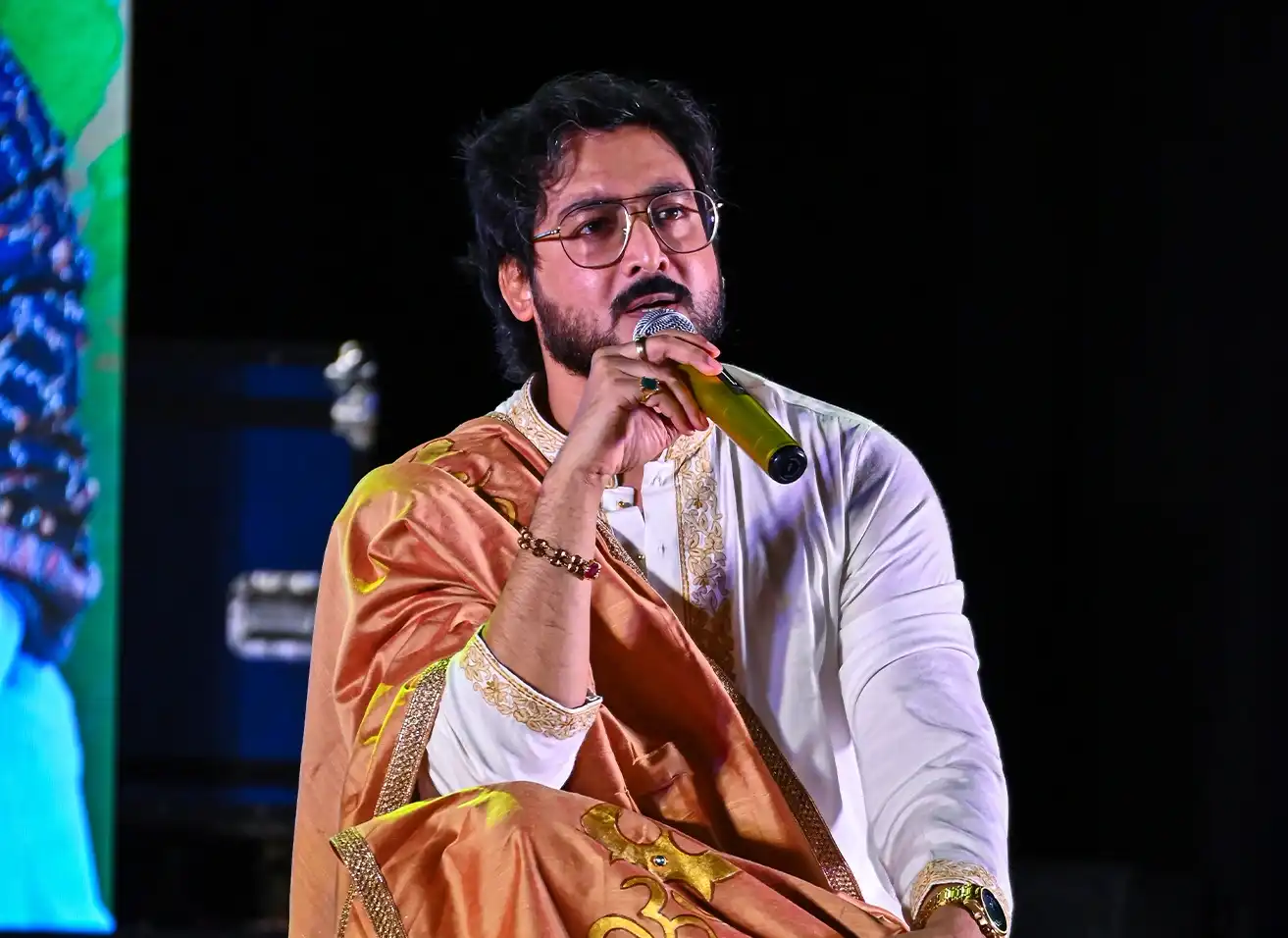 Gaurav Tribedi teaching Vedic sciences at Nabatara Institute